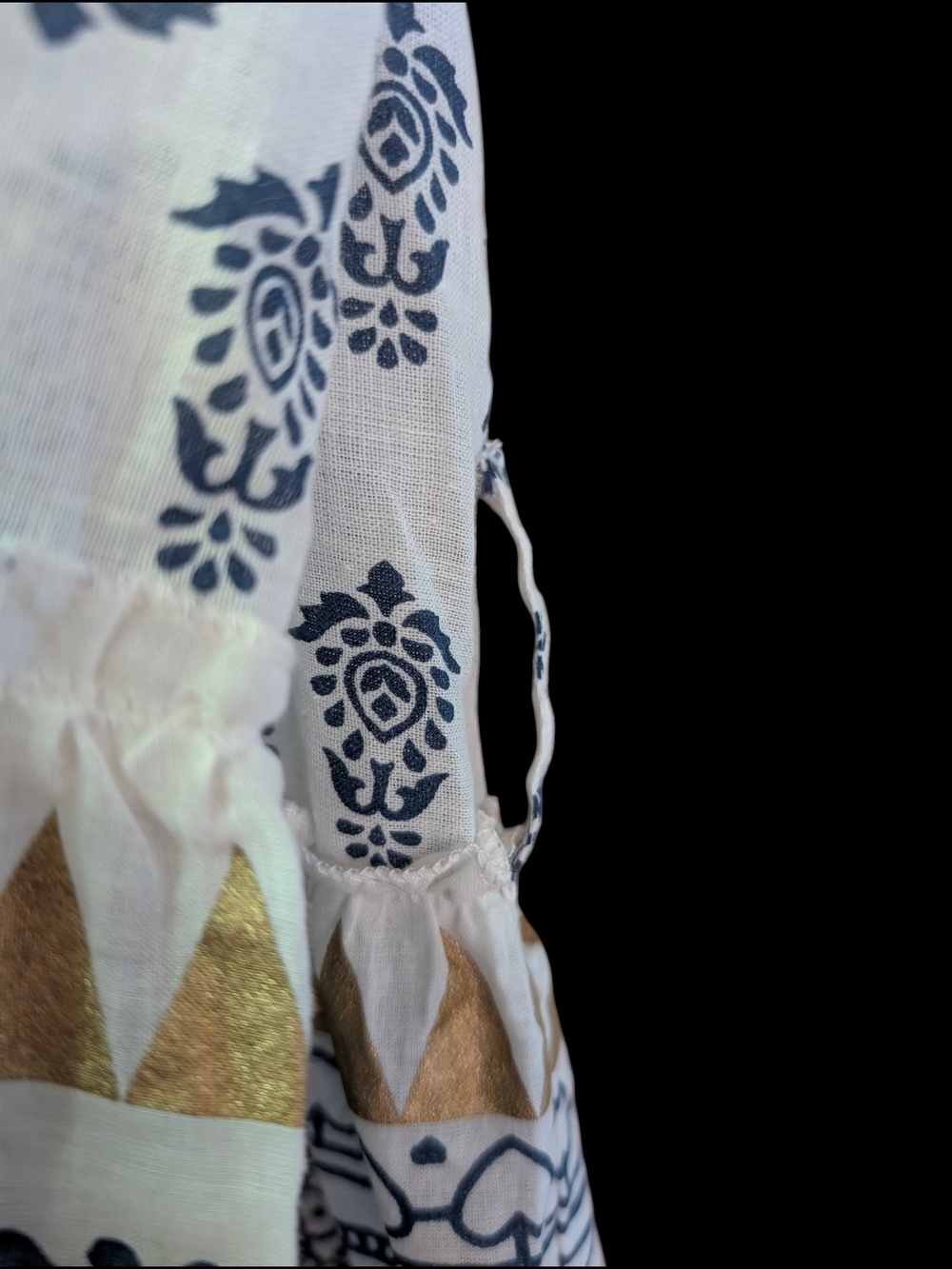 White & Navy Printed Tunic Blouse with Gold Trim. Size S/M - Picture 5 of 8